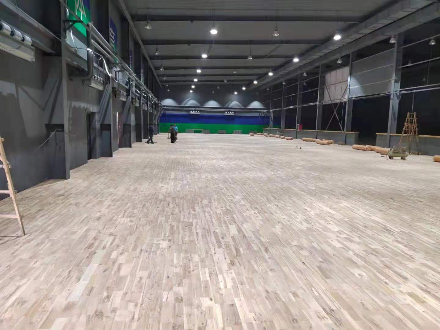 运动场所选择什么地板材质呢？