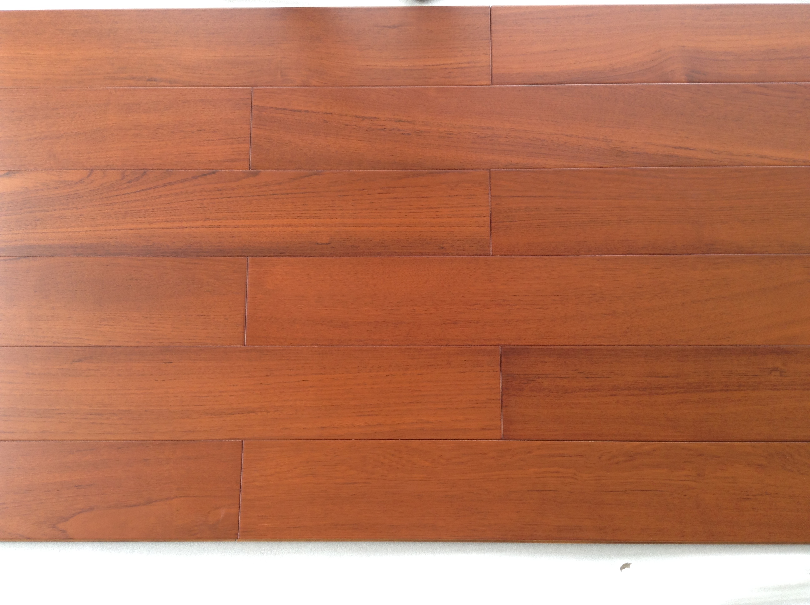 柚木地板的特点