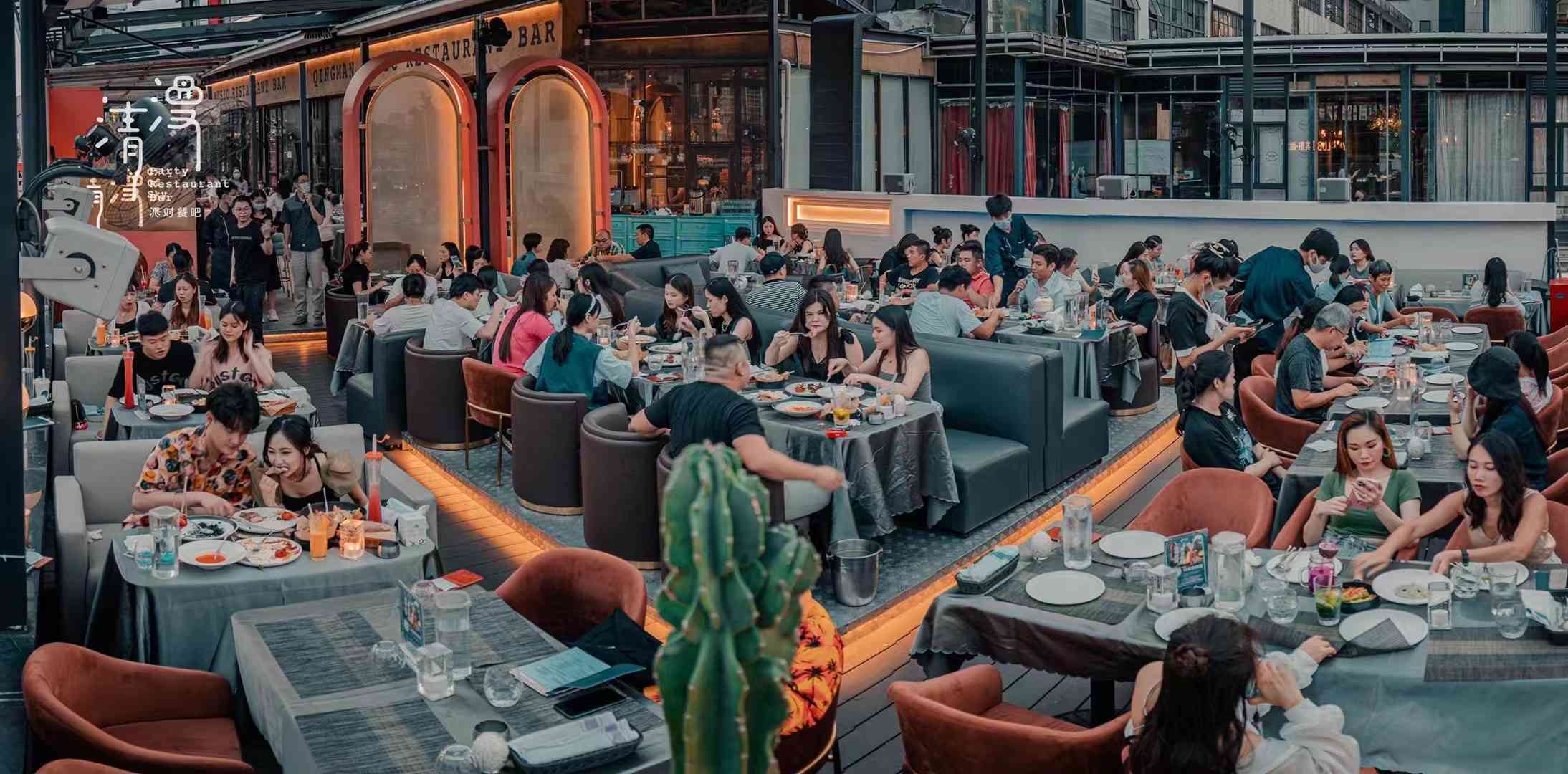 从化1200㎡美式简约风格餐饮店铺装修，广州壹零柒无需花费供应效果图与讨论方案