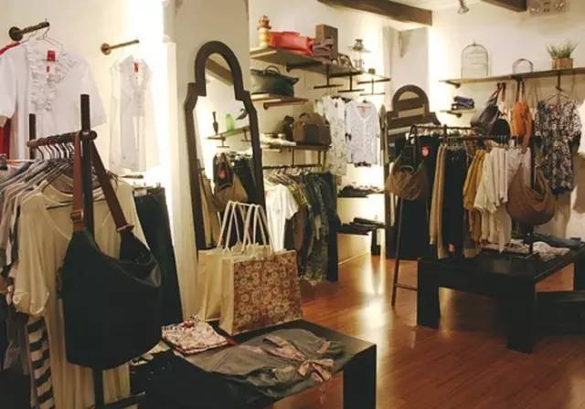 服装定制店装修效果图_服装店装修_服装网店装修素材