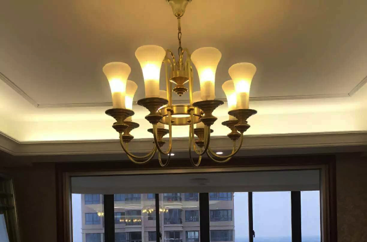 不同的家装风格如何选择客厅灯  根据什么条件来选择灯具
