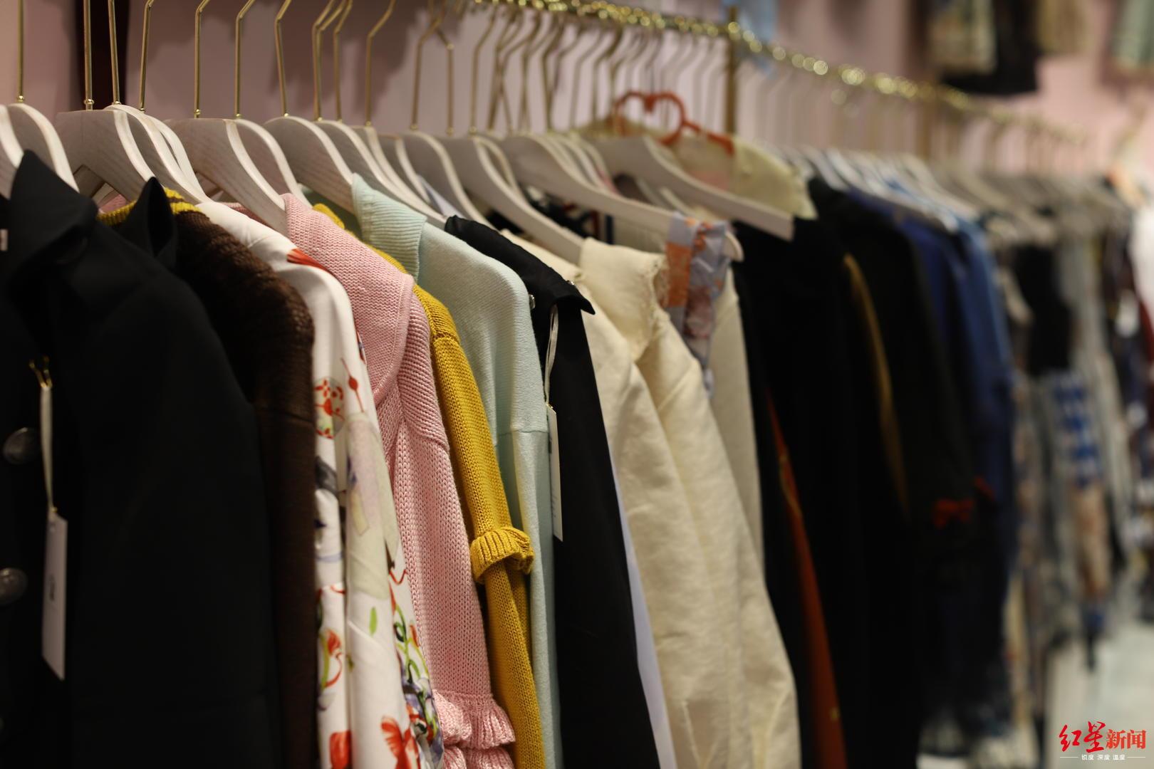 高级服装定制店装修效果图_服装店装修费用_服装订做店装修图片