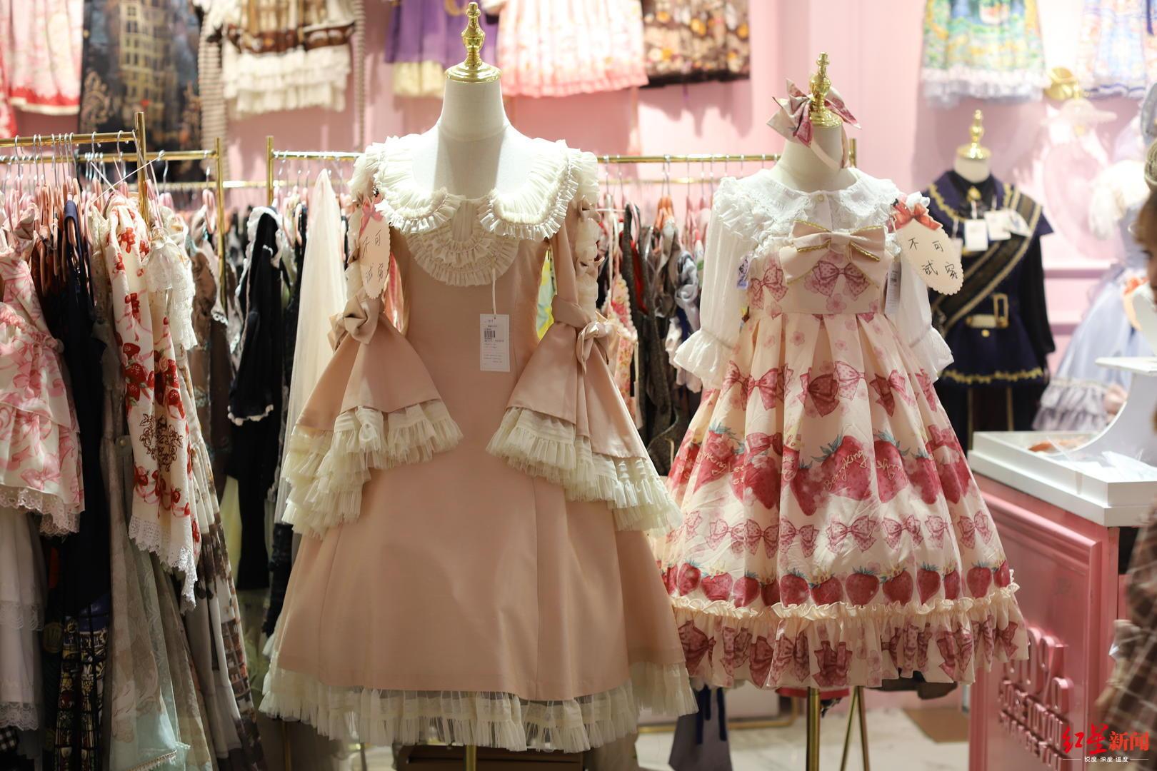 服装店装修费用_服装订做店装修图片_高级服装定制店装修效果图