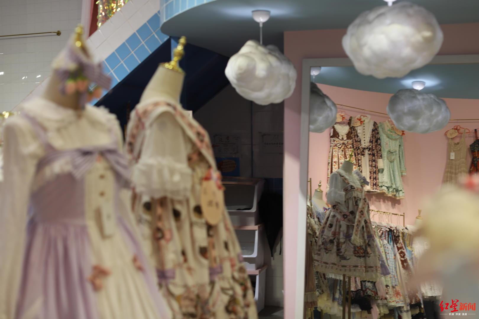 高级服装定制店装修效果图_服装店装修费用_服装订做店装修图片