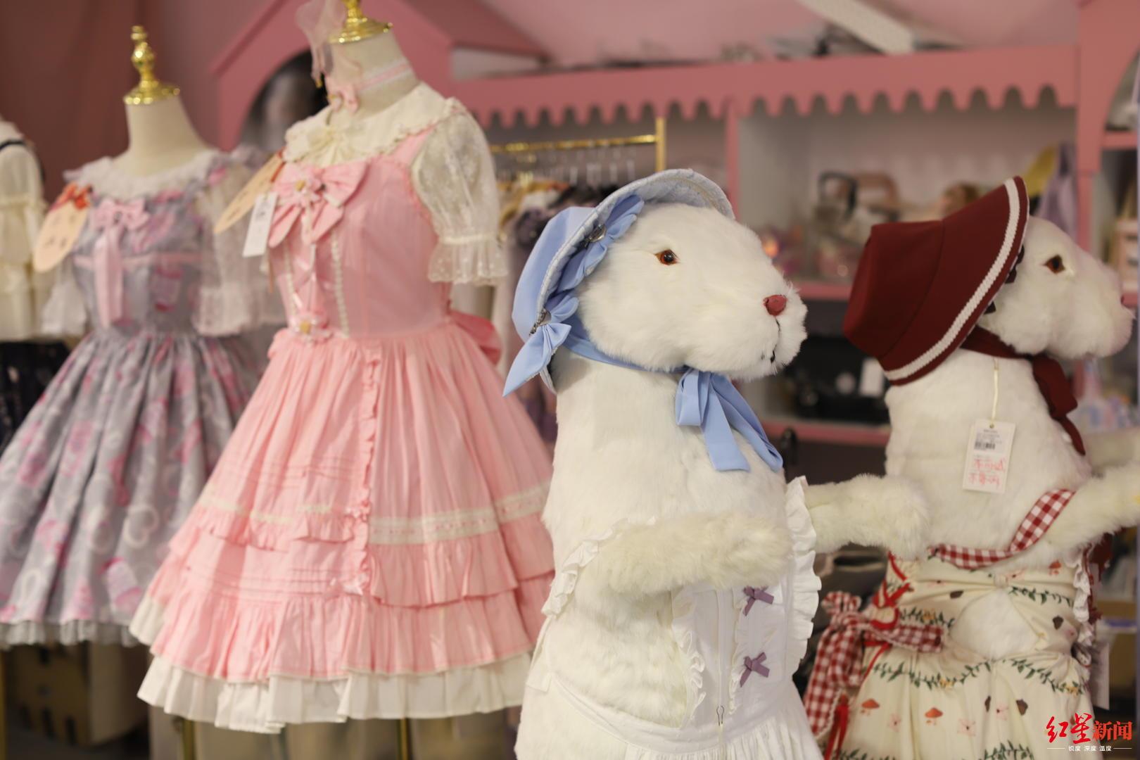 服装店装修费用_服装订做店装修图片_高级服装定制店装修效果图