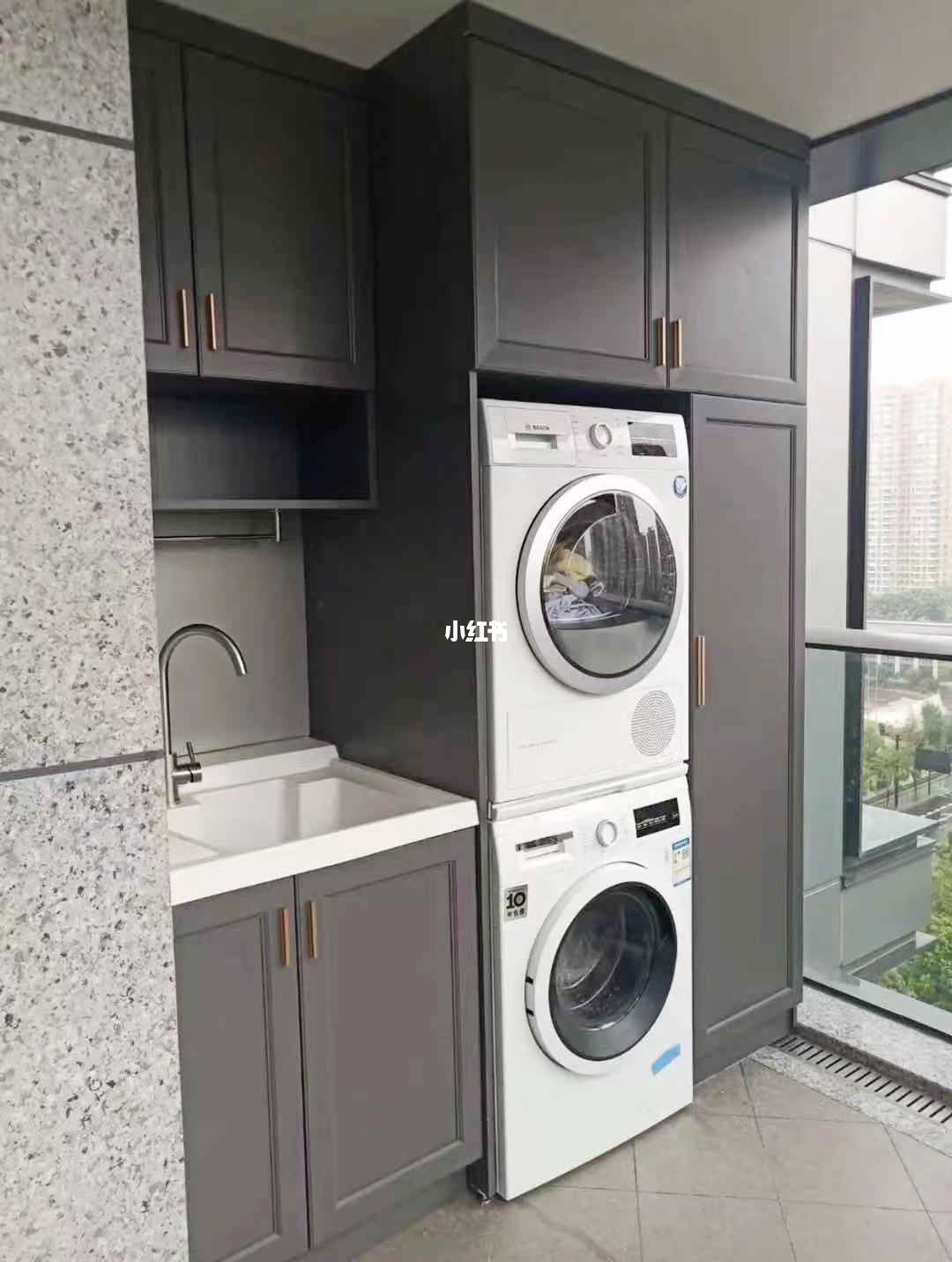 化妆柜子装修效果图片_阳台柜子装修效果图_阳台洗衣机柜子款式图