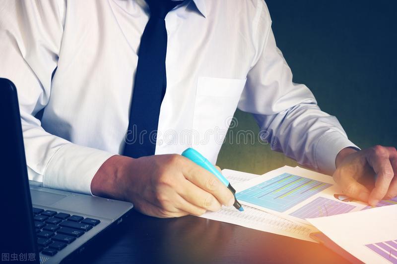 房租装修费用会计怎么处理_费用会计和往来会计哪个好_装修费用会计处理
