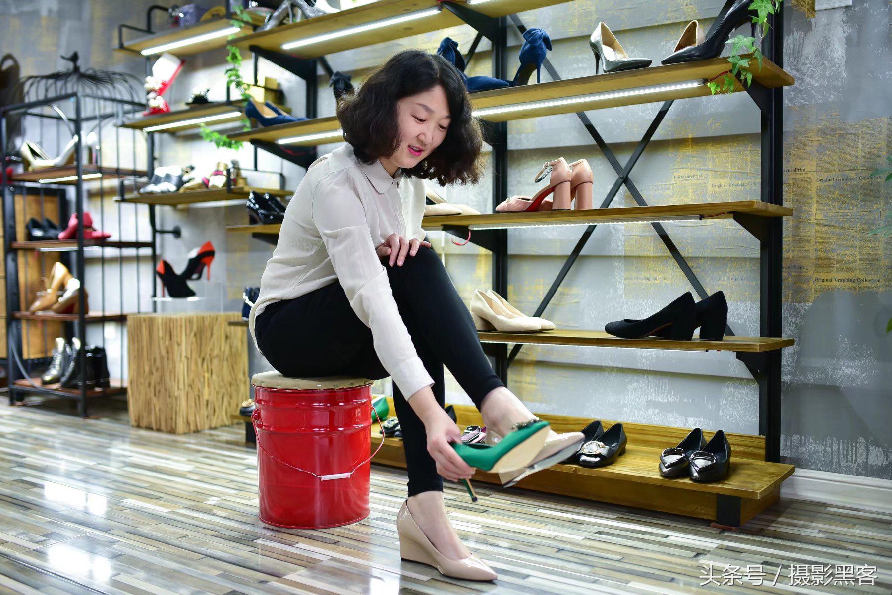 鞋店装修效果图_鞋店装修效果图_书房装修效果简约图