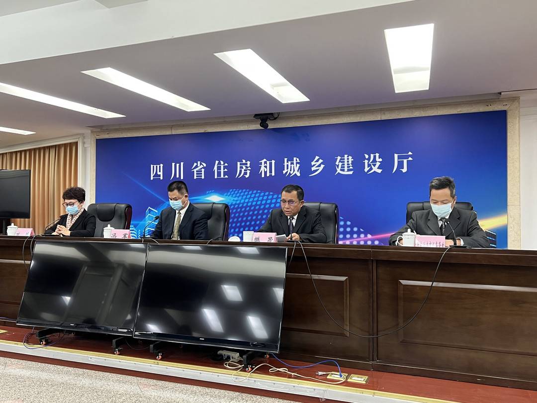 小区有人野蛮装修 遛狗不牵绳怎么办？