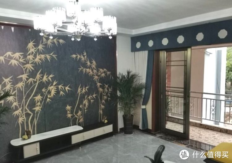 136㎡错层大四房，优雅的新中式装修，衣柜里面装厕所，谁见过？