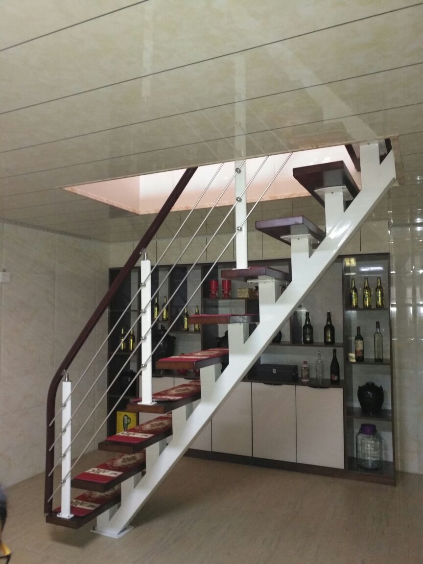 复式楼梯该怎么建设   复式楼梯尝试下这样设计