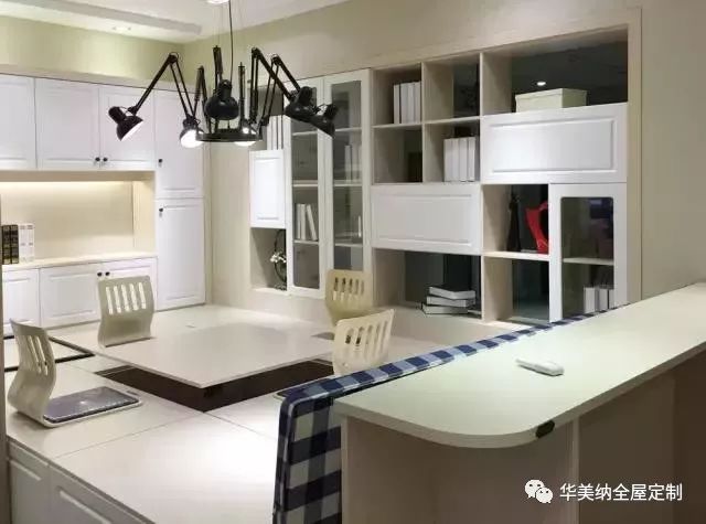 鱼缸装修墙里图_阳台配重墙装修效果_墙柜装修效果图