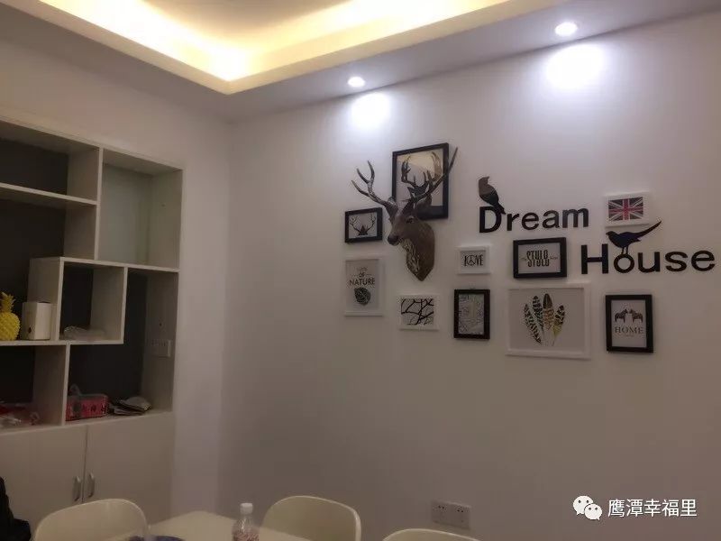 儿童房装修效果玩具架_婴儿房装修效果图_90房装修效果图片欣赏
