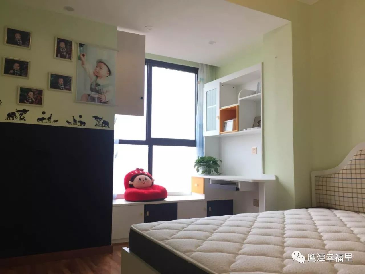 婴儿房装修效果图_90房装修效果图片欣赏_儿童房装修效果玩具架