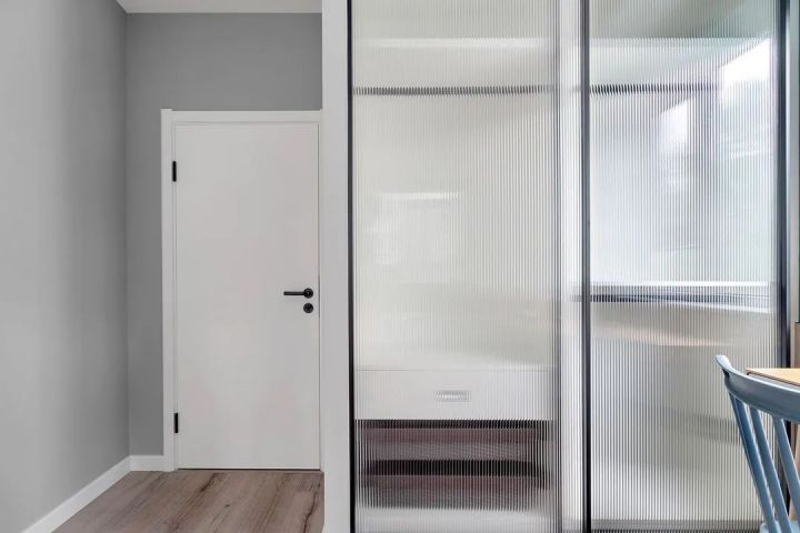 卧室装修效果_卧室壁柜装修效果图_现代简约卧室装修效果