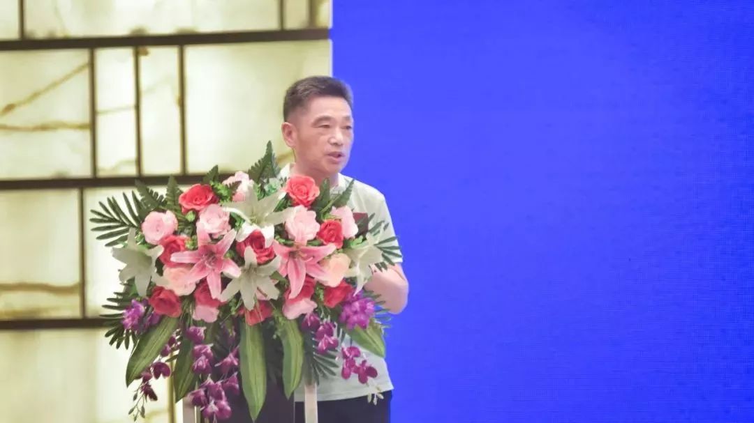 自助餐厅装修效果工业风图_室内装修效果图_室内手绘效果图呢图网