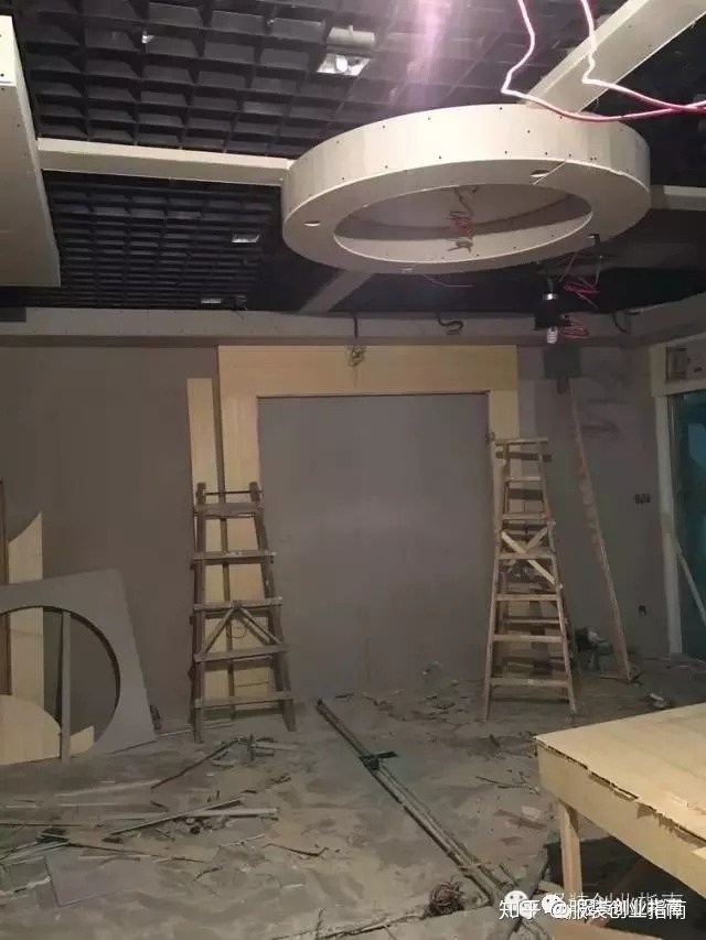 服装店装修_炒鸡店门头装修店内图_服装淘宝店装修素材