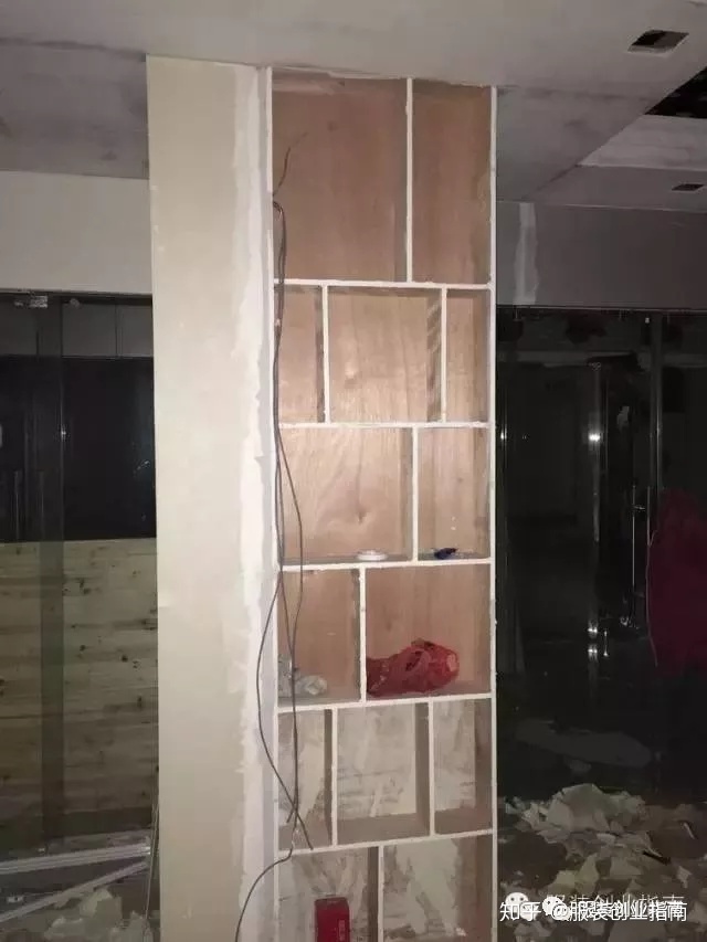 服装淘宝店装修素材_服装店装修_炒鸡店门头装修店内图