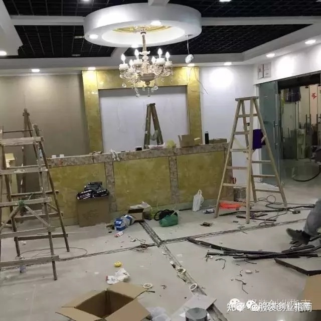服装淘宝店装修素材_服装店装修_炒鸡店门头装修店内图