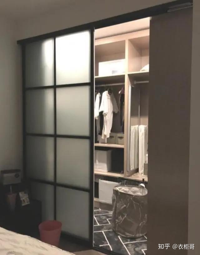 整体衣帽间装修效果图_衣帽间装修样板间_小衣帽间装修效果图