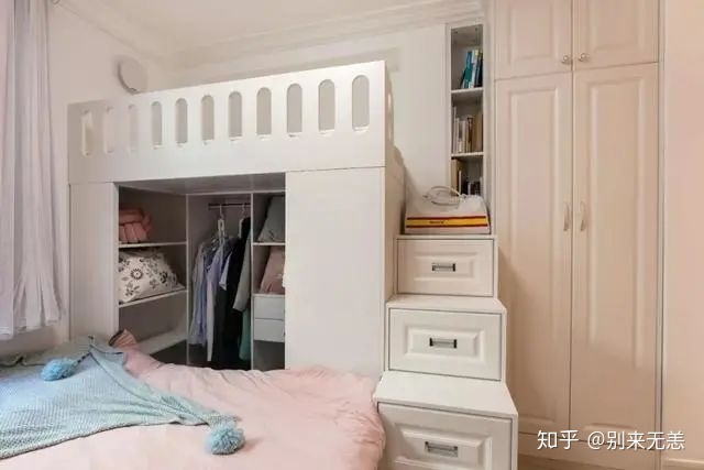 小房间榻榻米床装修效果图_榻榻米床装修效果图_榻榻米床装修效果图