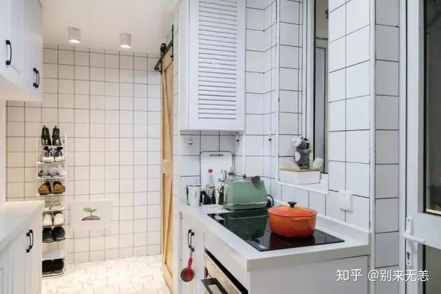榻榻米床装修效果图_小房间榻榻米床装修效果图_榻榻米床装修效果图