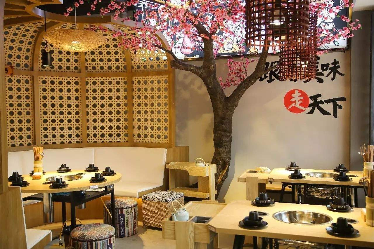 洪七公火锅串串加盟店装修图片