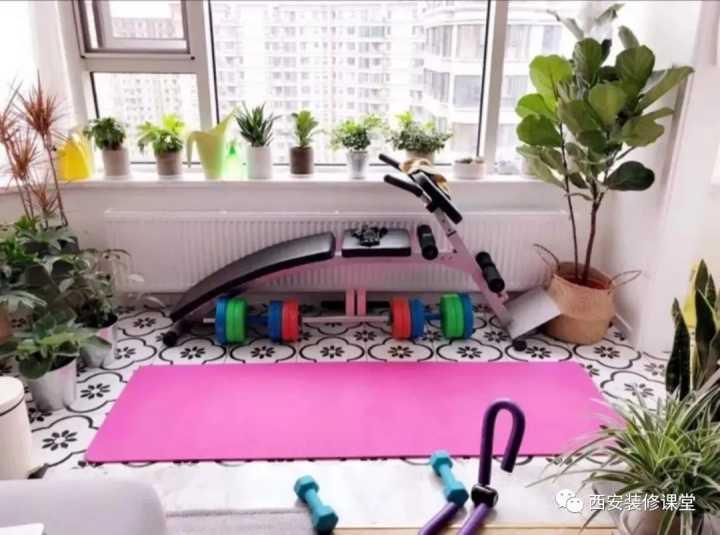生态木休闲小阳台装修效果图_休闲阳台装修效果图_新中式休闲阳台装修效果图