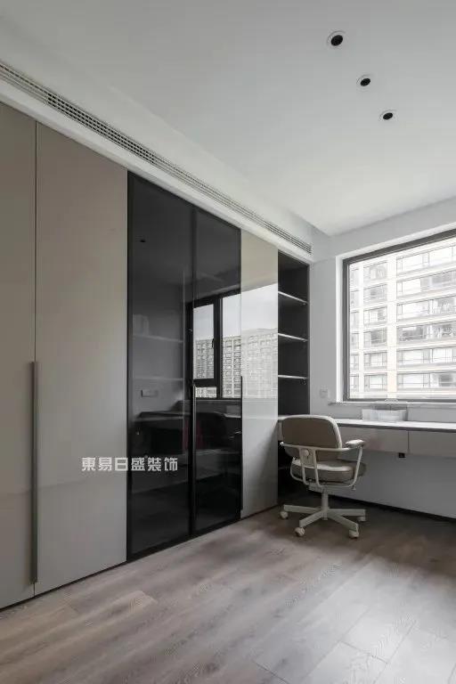 装修客厅效果图_客厅吊顶装修效果图片_客厅隔断装修效果