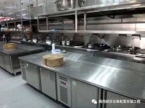 酒店厨房装修效果图_暗厨房装修效果图片_欧式厨房装修效果图片