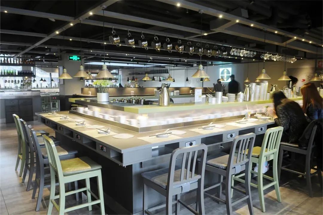 时尚火锅店装修_炫转时尚火锅自助(世购店)怎么样_时尚童装店装修效果图
